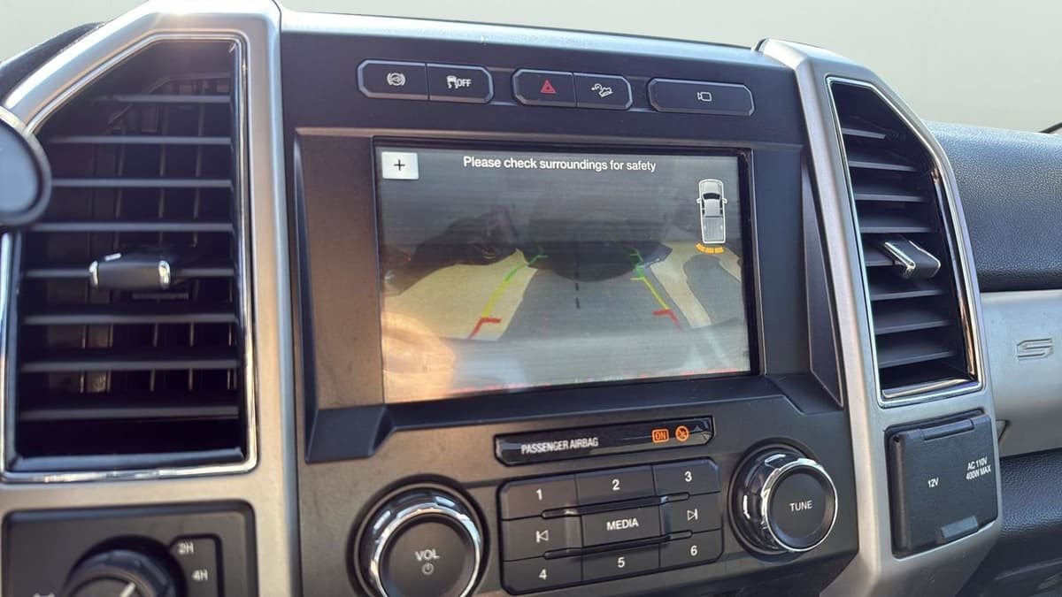 2018 Ford F-350SD - Image 19