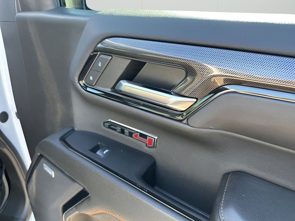 2024 GMC Sierra 1500 - Image 14