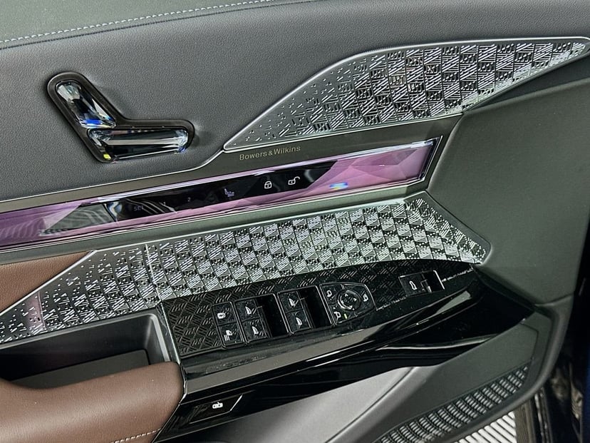 2025 BMW i7 - Image 20