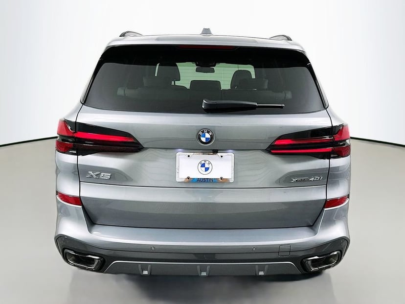 2026 BMW X5 - Image 6