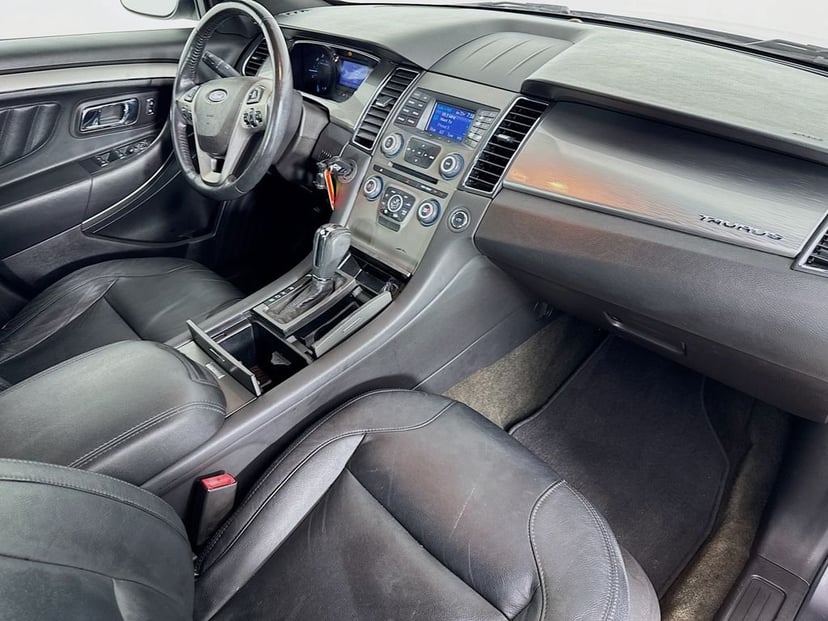 2013 Ford Taurus - Image 34