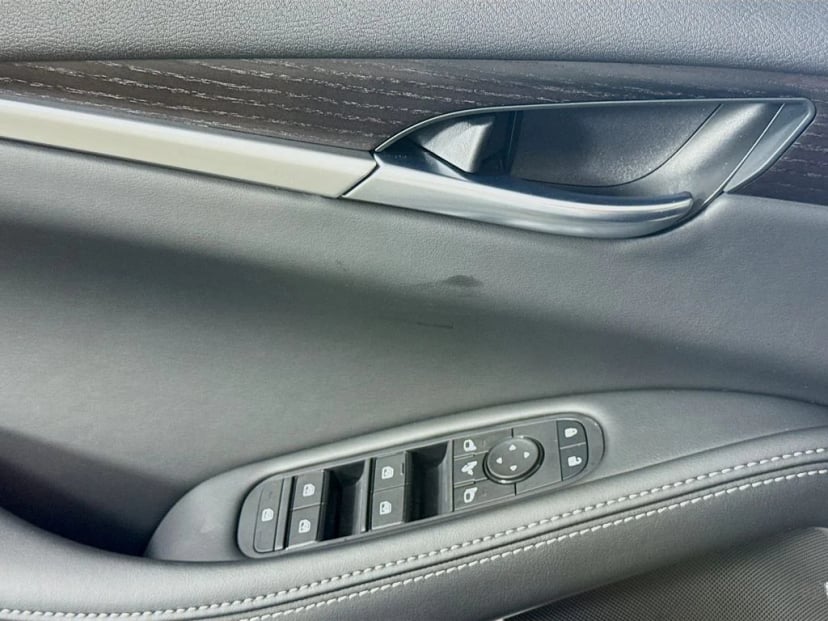 2027 INFINITI QX60 - Image 21