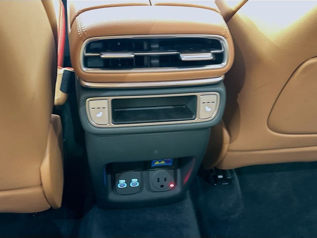 2025 GENESIS GV80 - Image 31