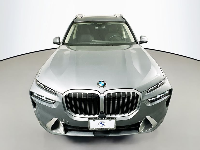 2024 BMW X7 - Image 2