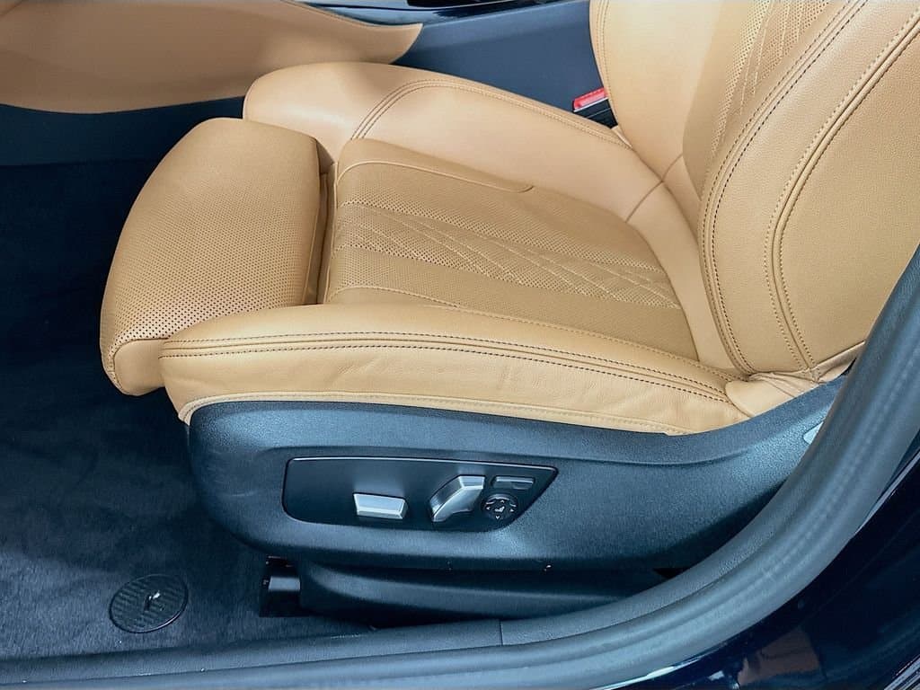 2023 BMW 5 Series - Image 20