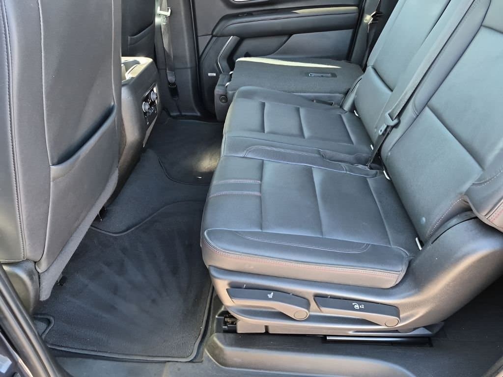 2022 Chevrolet Suburban - Image 20