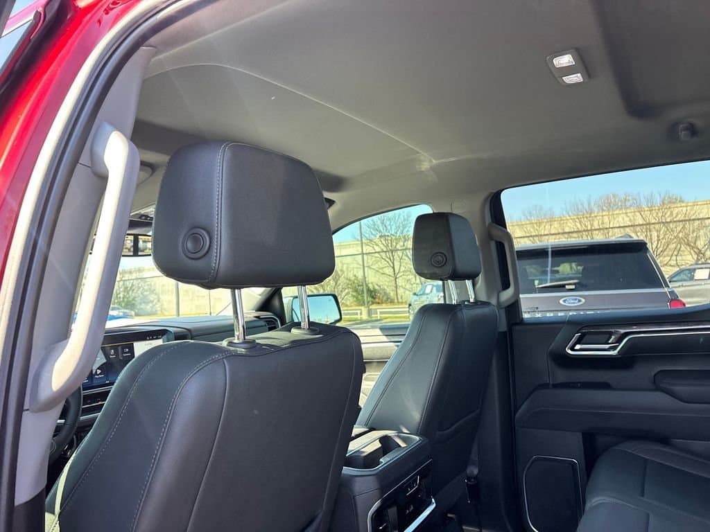 2025 Chevrolet Silverado 1500 - Image 24