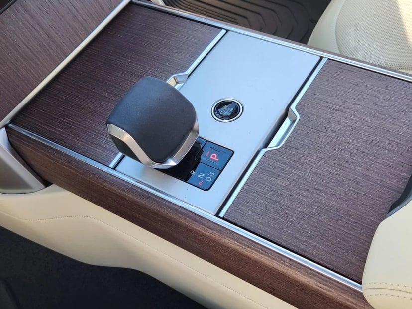 2026 Land Rover Range Rover - Image 14