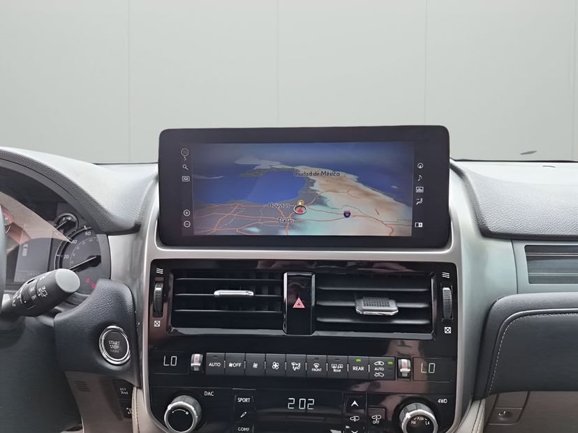 2022 Lexus GX - Image 39