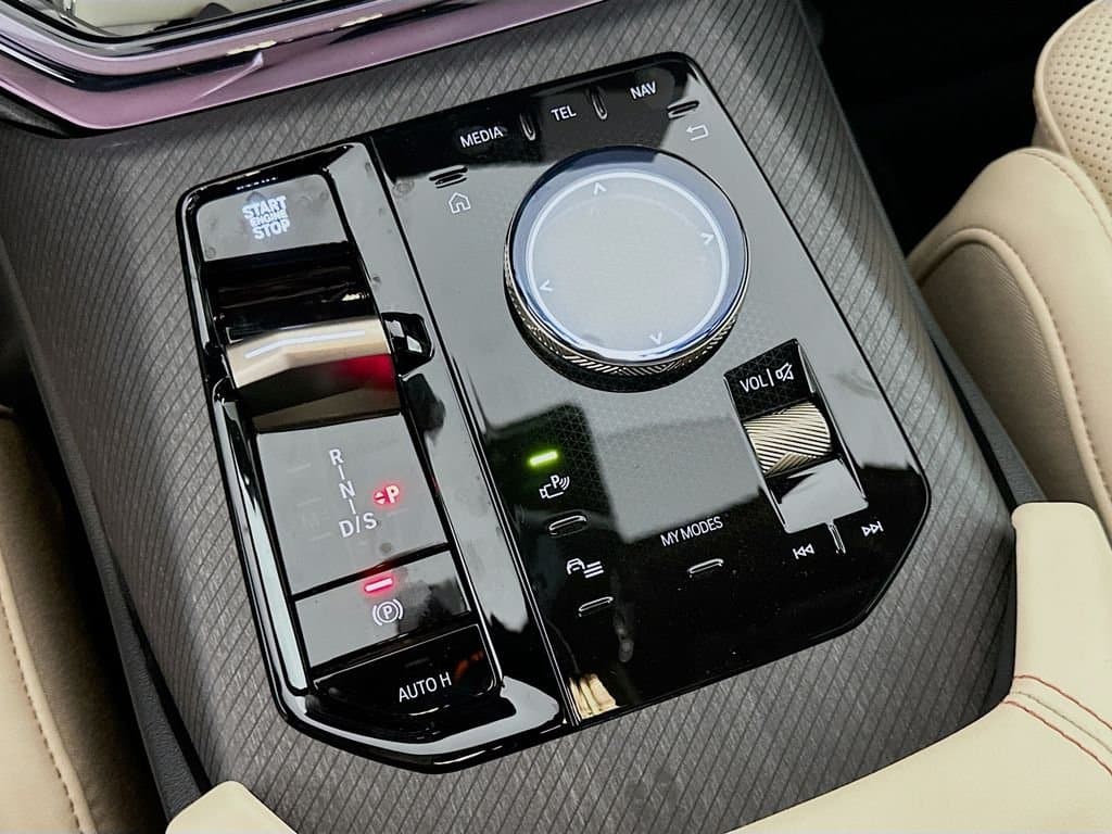 2025 BMW X3 - Image 15