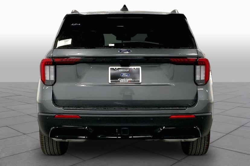 2026 Ford Explorer - Image 4