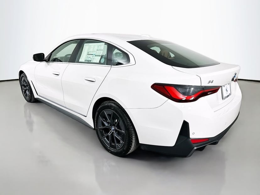 2026 BMW i4 - Image 7
