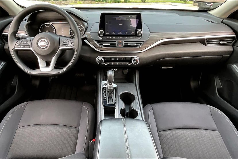 2025 Nissan Altima - Image 16