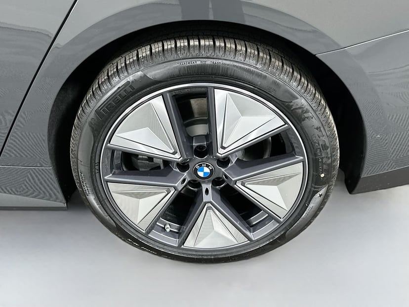 2026 BMW i4 - Image 23