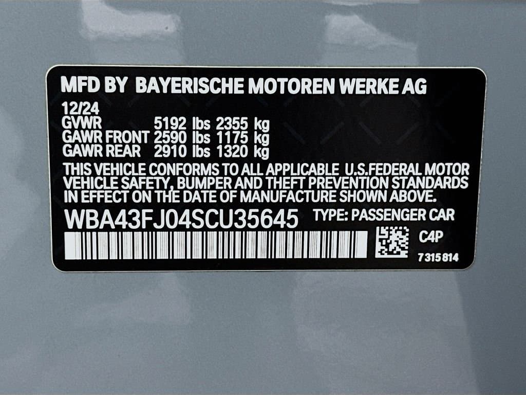 2025 BMW 5 Series - Image 33