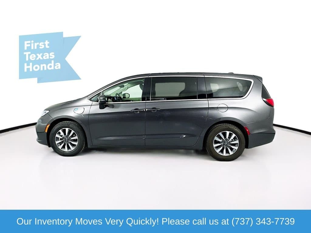 2023 CHRYSLER Pacifica - Image 5