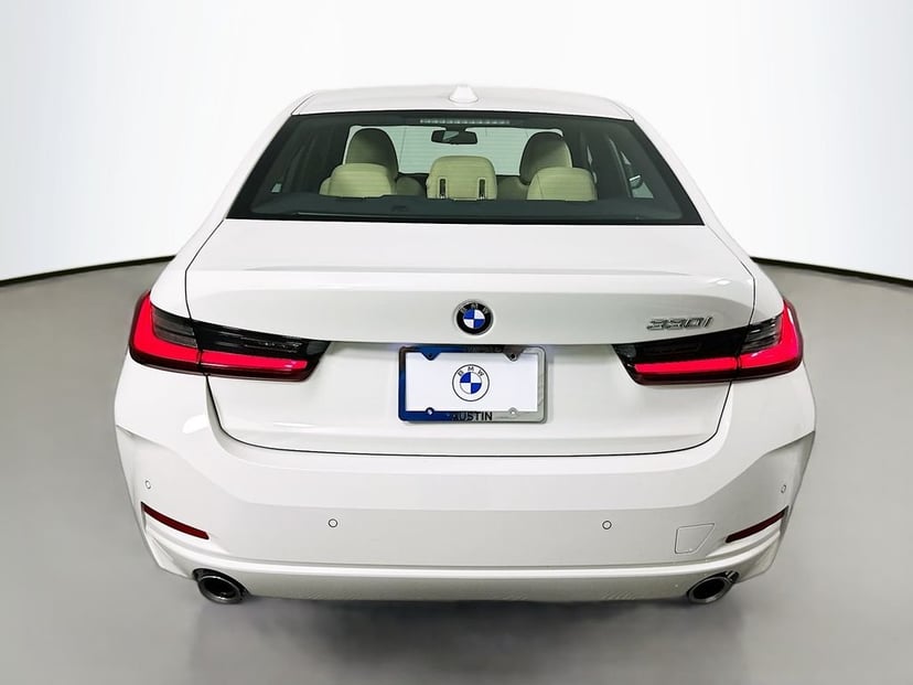 2025 BMW 3 Series - Image 5