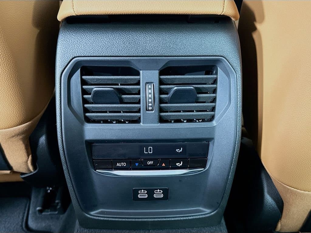 2026 BMW 3 Series - Image 18