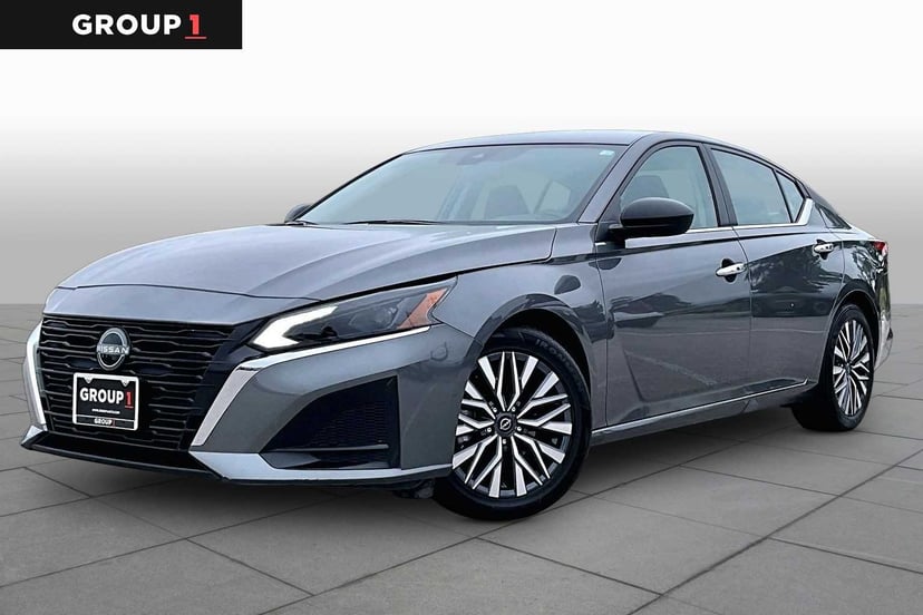 2025 Nissan Altima - Image 1