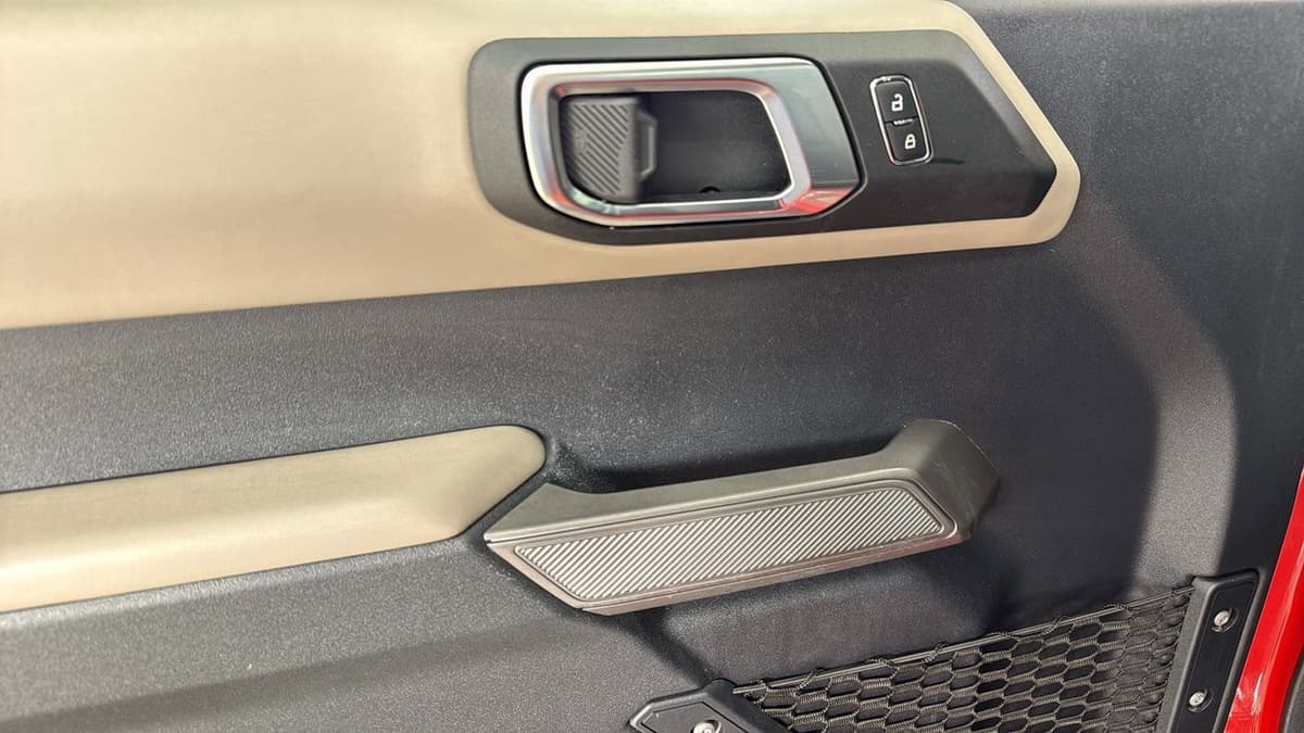 2023 Ford Bronco - Image 12