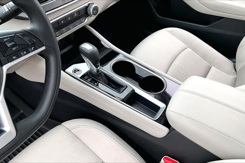 2023 Nissan Altima - Image 17