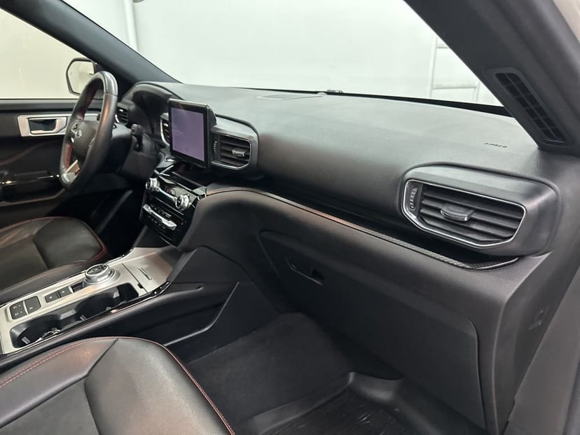 2022 Ford Explorer - Image 28