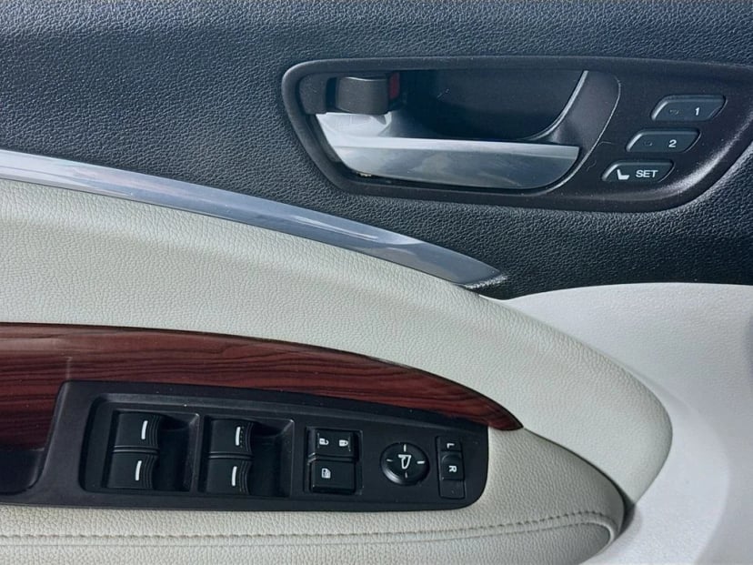 2015 Acura MDX - Image 13