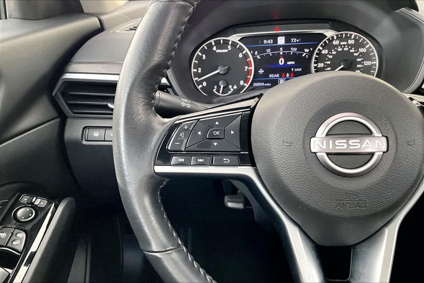 2023 Nissan Altima - Image 24