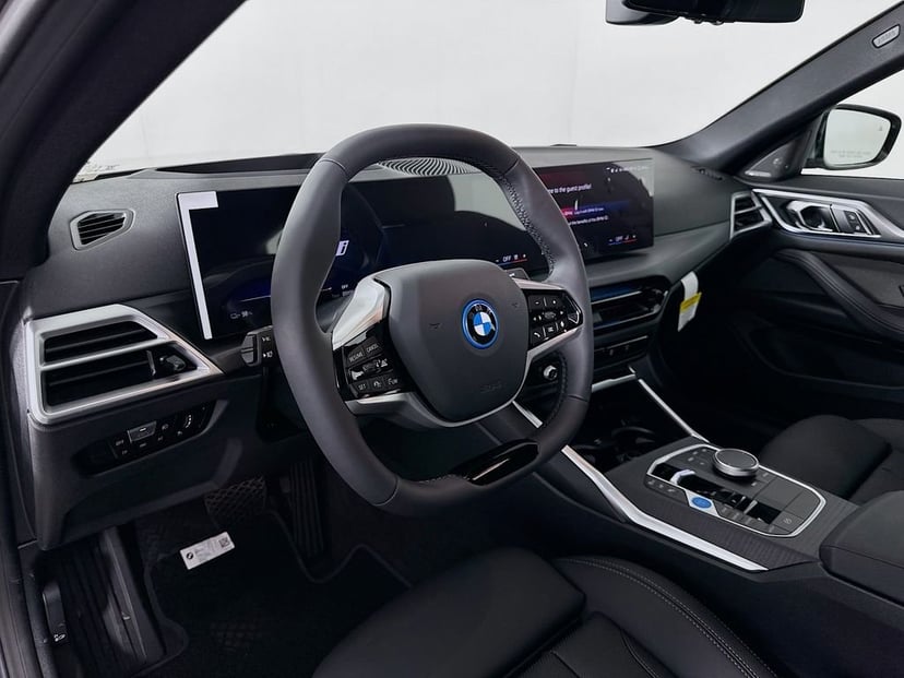 2026 BMW i4 - Image 9