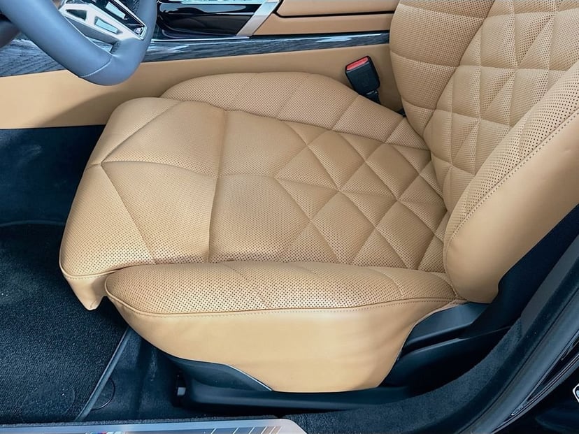 2025 BMW 7 Series - Image 21