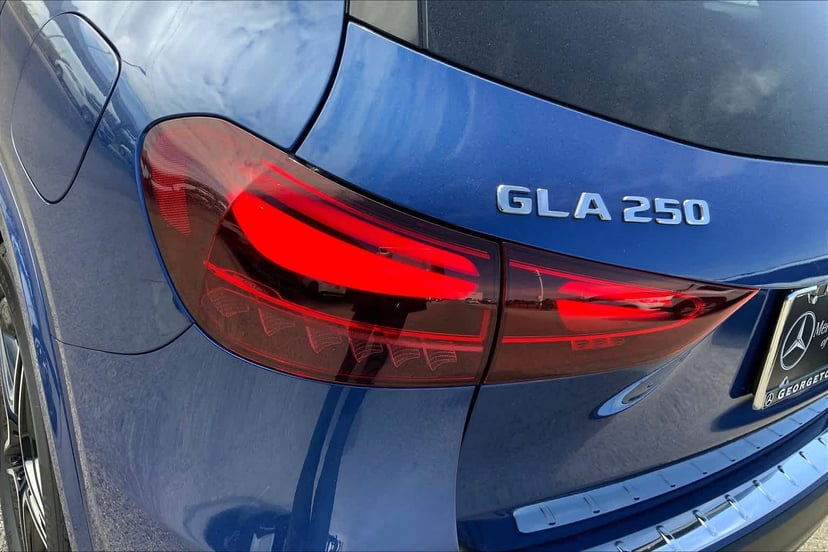2025 Mercedes-Benz GLA 250 - Image 7
