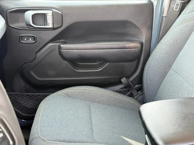 2024 Jeep Wrangler - Image 9