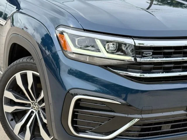 2022 Volkswagen Atlas Cross Sport - Image 3
