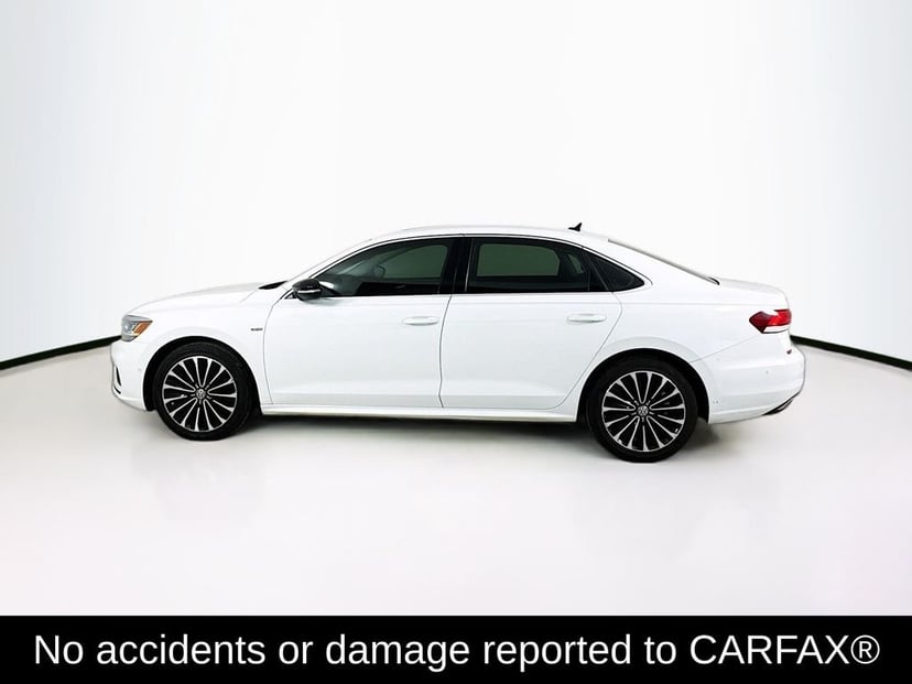2022 Volkswagen Passat - Image 2