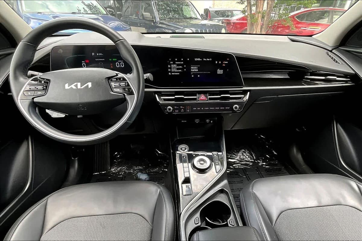 2023 Kia Niro Plug-In Hybrid - Image 15