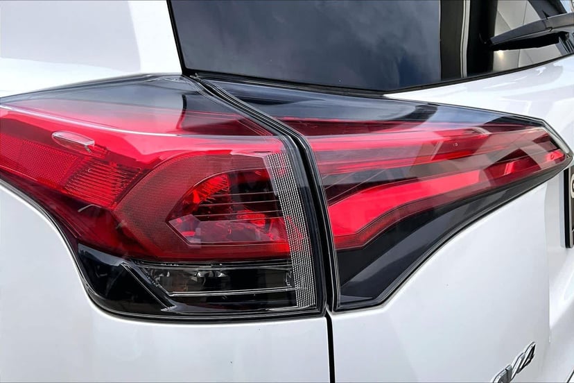 2017 Toyota RAV4 - Image 27