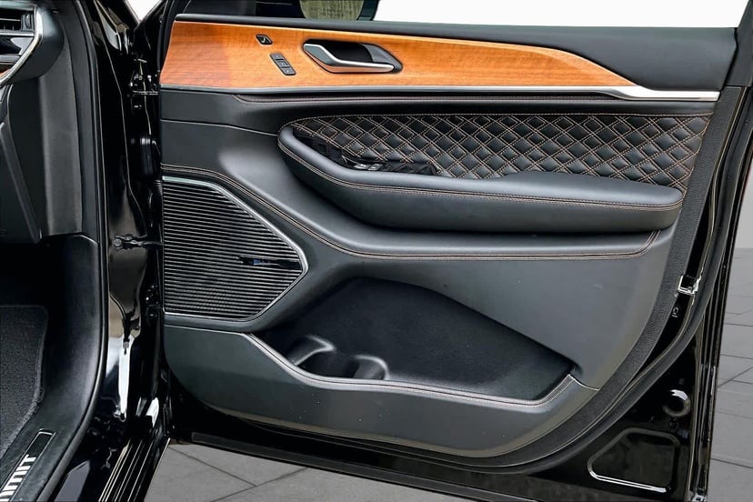2025 Jeep Grand Cherokee L - Image 23