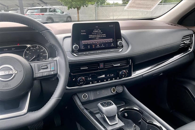 2023 Nissan Rogue - Image 7
