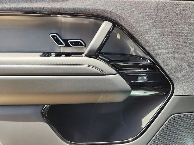 2026 Land Rover Range Rover Sport - Image 16