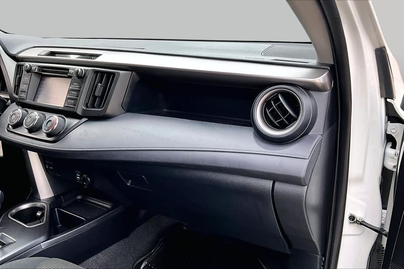 2017 Toyota RAV4 - Image 18