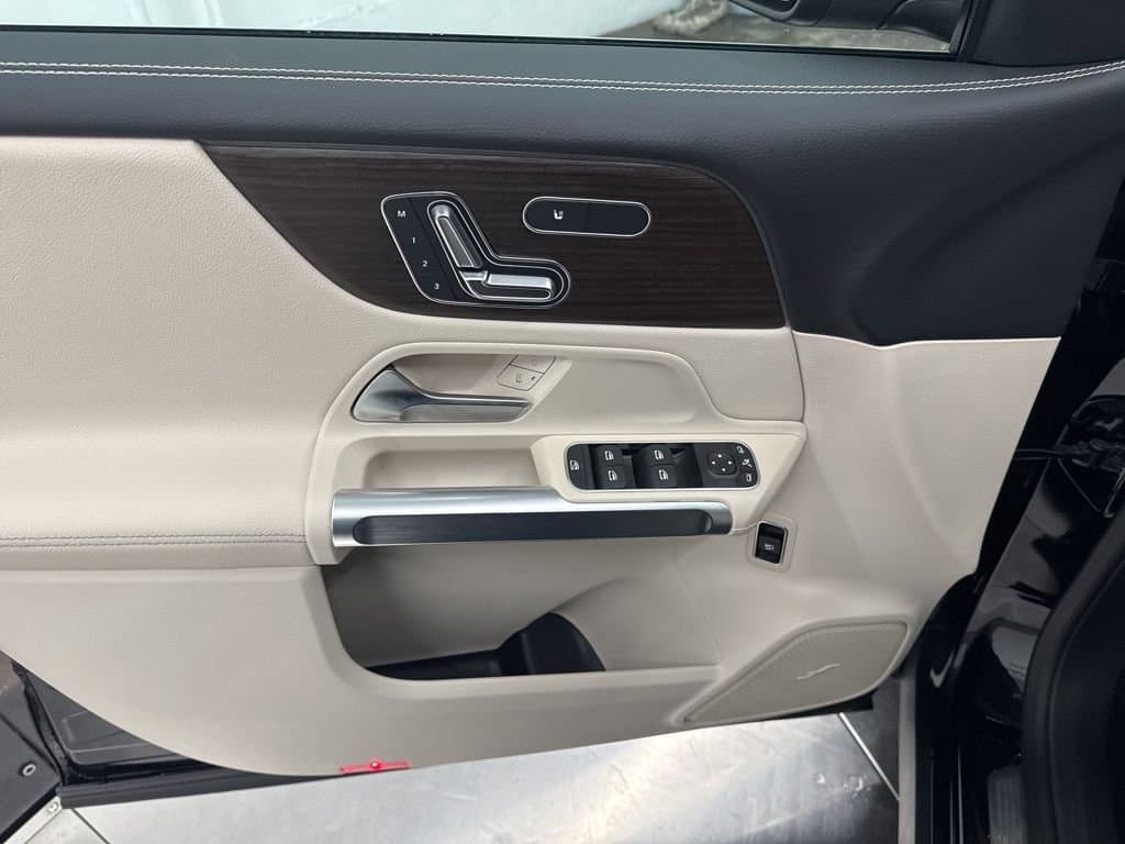 2026 MERCEDES-BENZ GLB - Image 16