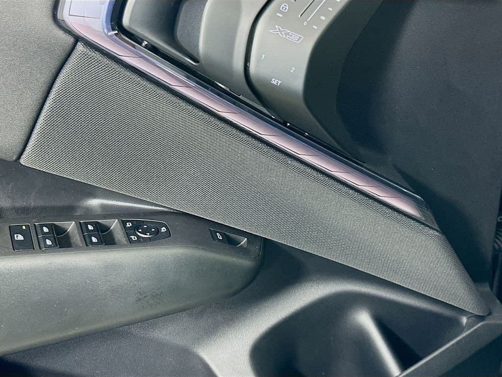 2025 BMW X3 - Image 18