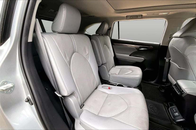 2021 Toyota Highlander - Image 20