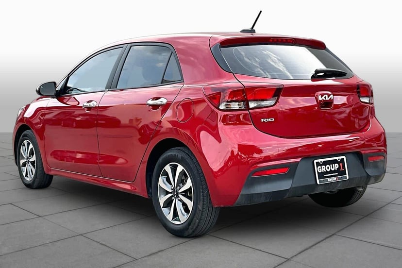 2023 Kia Rio 5-Door - Image 12