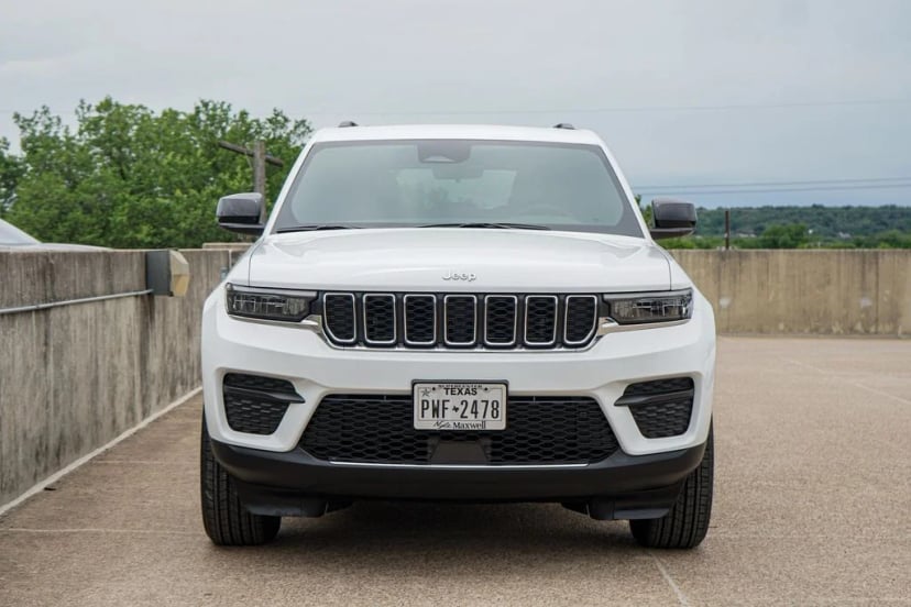 2025 Jeep Grand Cherokee - Image 4