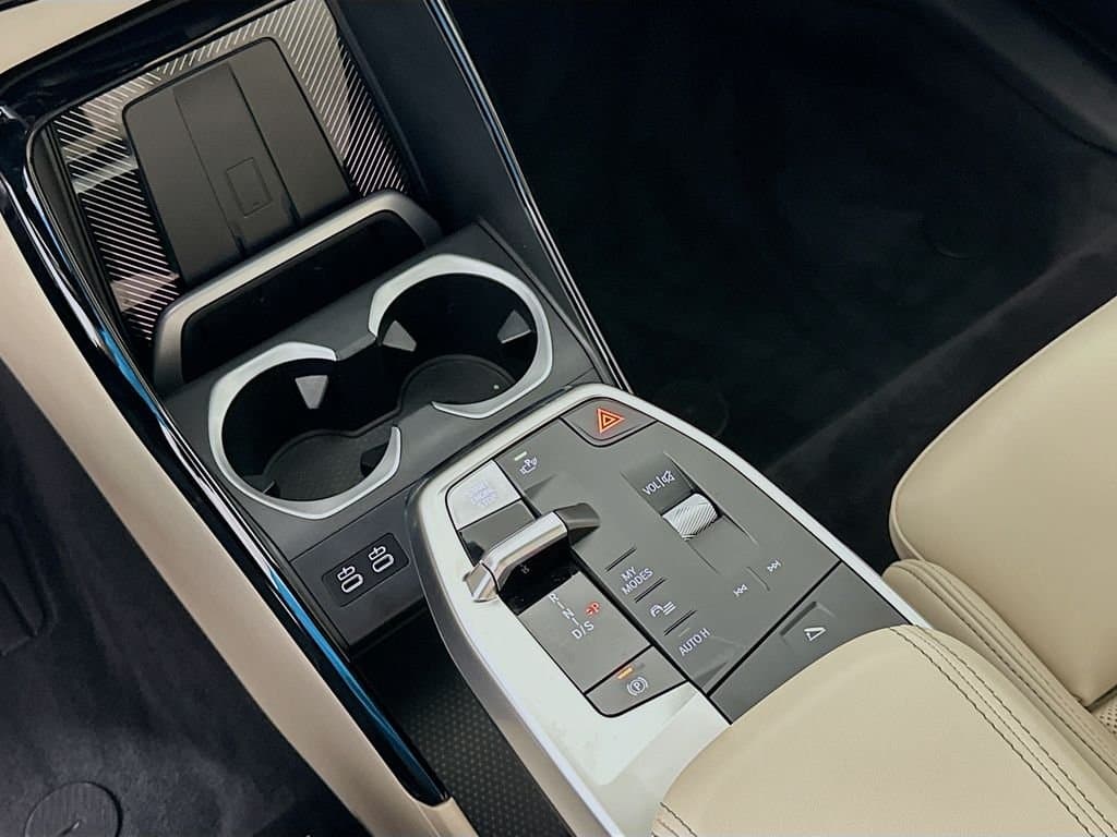 2025 BMW X1 - Image 16