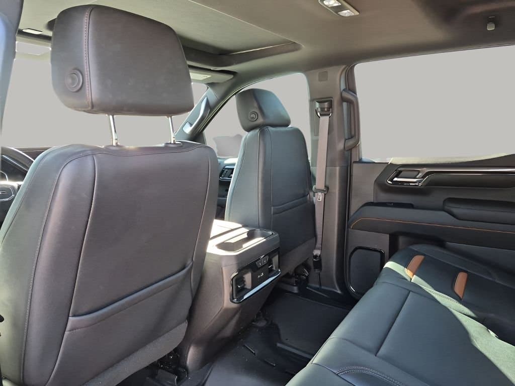 2023 GMC Sierra 1500 - Image 18