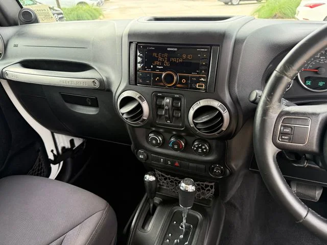 2013 Jeep Wrangler - Image 16