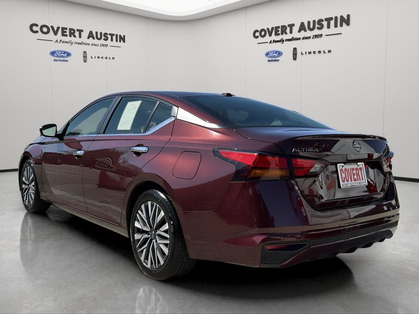 2024 Nissan Altima - Image 3