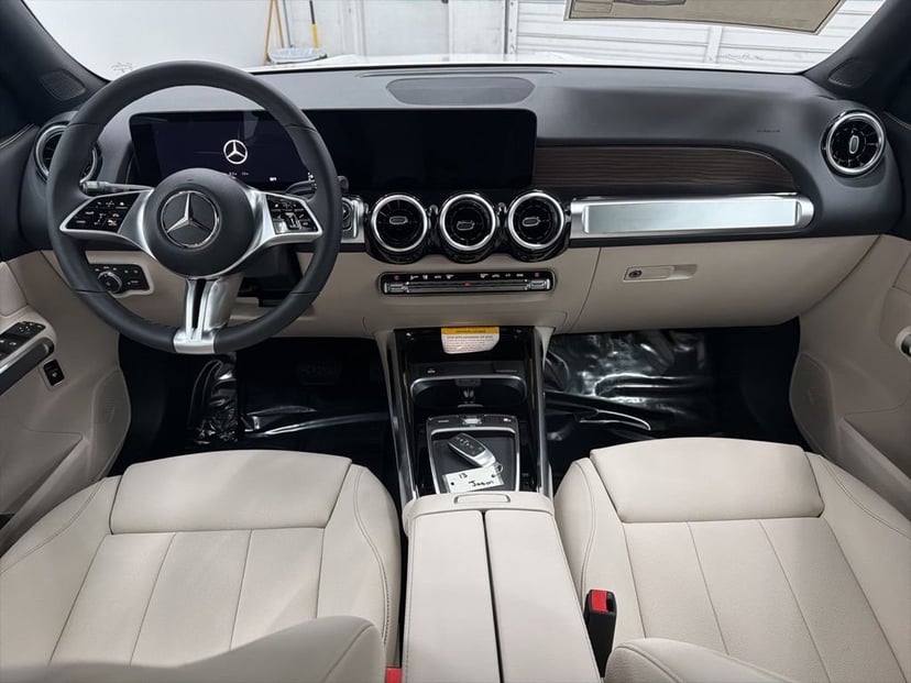 2026 Mercedes-Benz GLB - Image 21